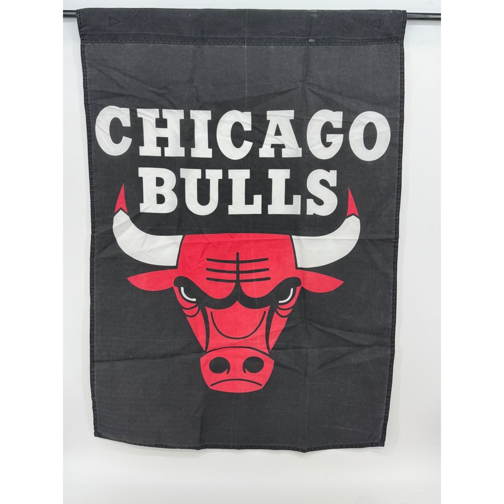 Chicago Bulls NBA Vertical Banner Flag Black‎ Red White